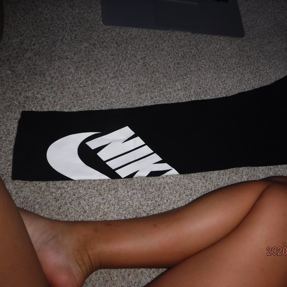 Black Nike leggings